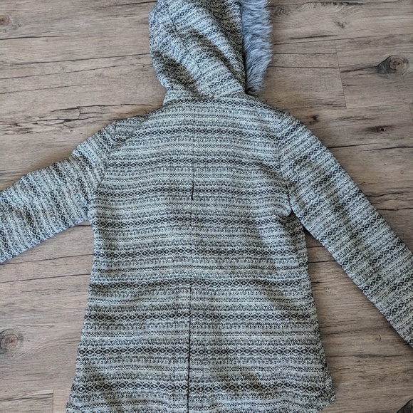 Jack by BB Dakota Woven Jacket with faux fur hood! - Picture 2 of 4